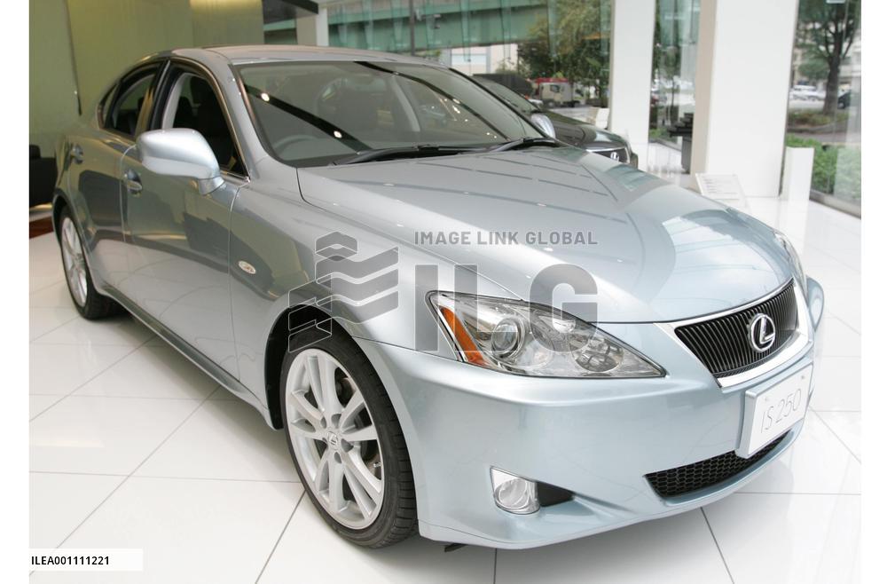 Toyota adds IS luxury sedan to Lexus lineup in Japan