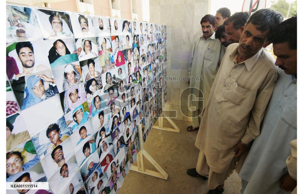 Photos of hospitalized quake victims displayed in Islamabad