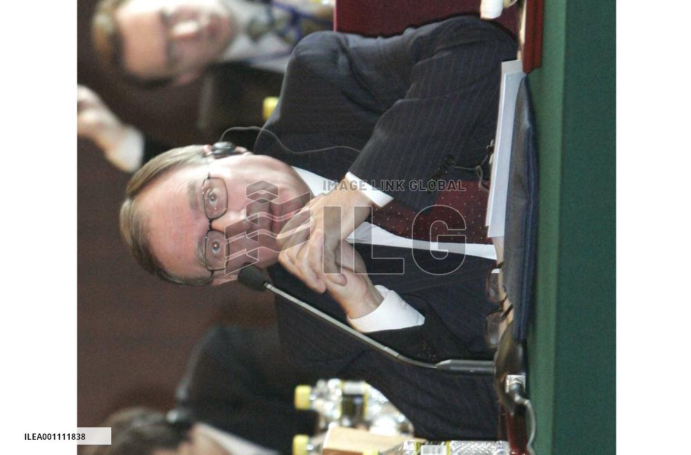 6-way delegates begin talks on implementing nuke agreement