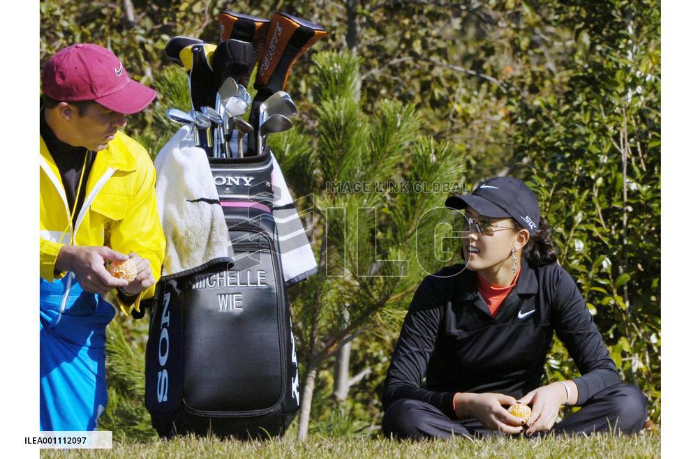 Wie aims to soar high after shaky pro debut