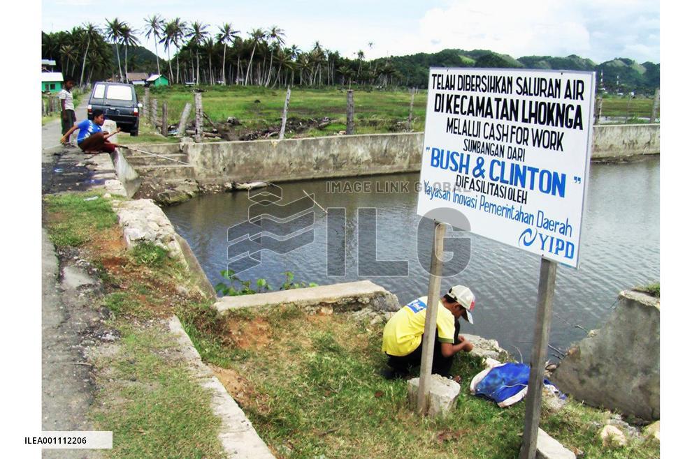 Locals want to name streets in Aceh after Bush, Clinton