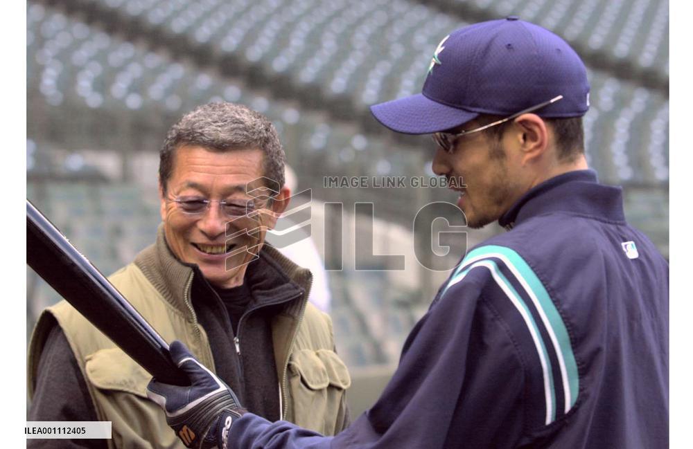 Former Kintetsu, Orix manager Ogi dies at 70