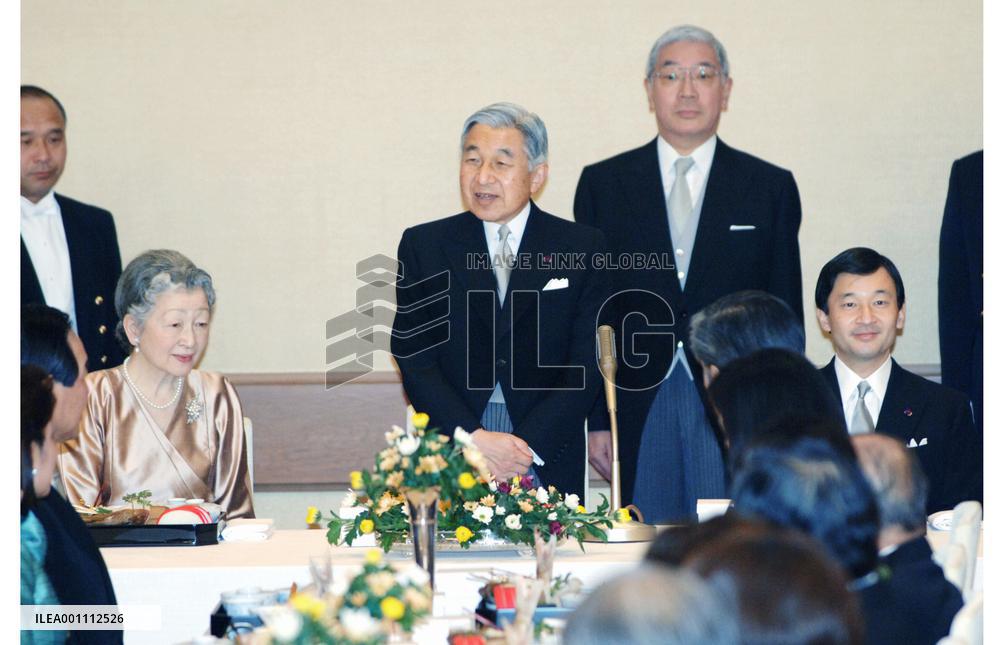 Emperor Akihito greets public on 72nd birthday, worried by snowfall