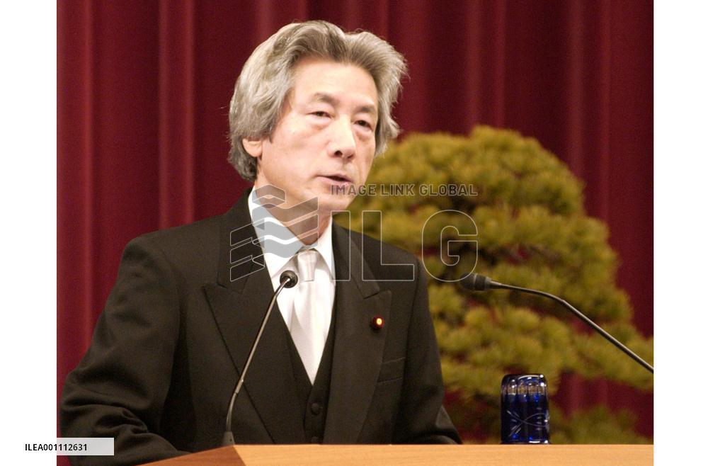 Koizumi raps China, S. Korea for cutting off dialogue