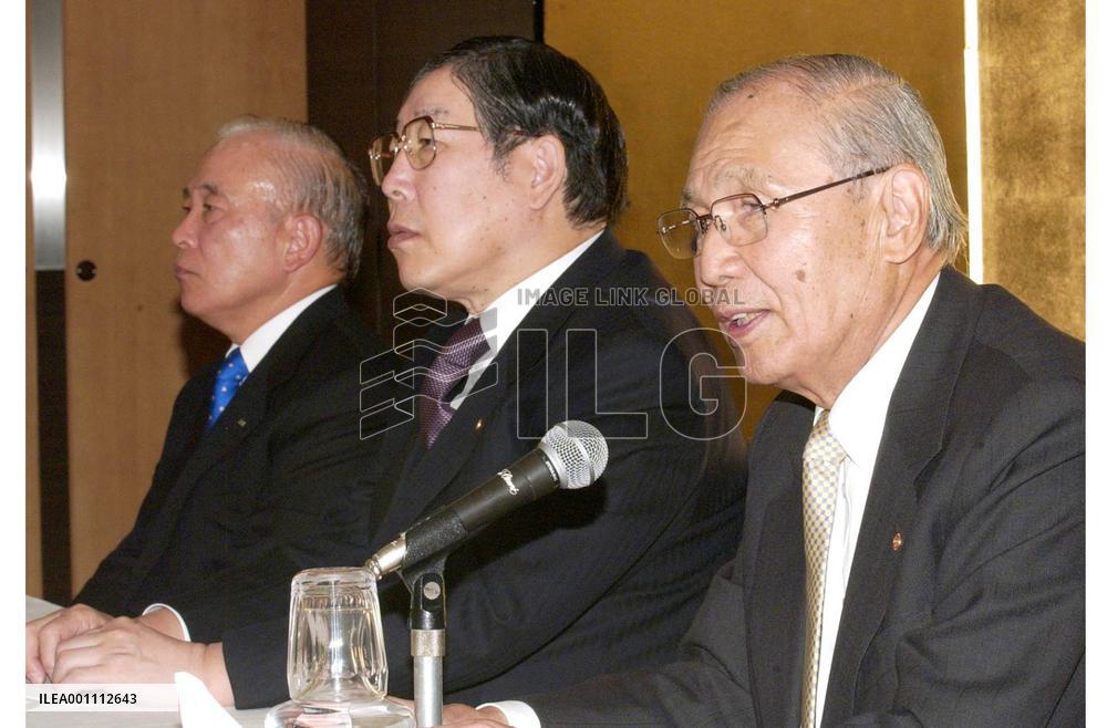 Top business leaders meet press