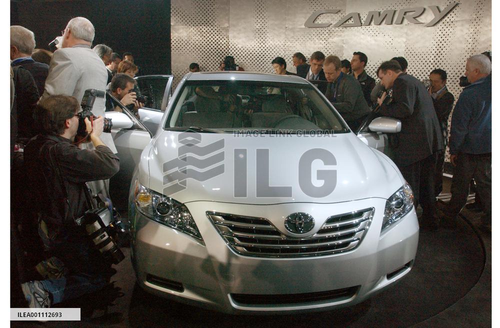 Toyota unveils new hybrid car