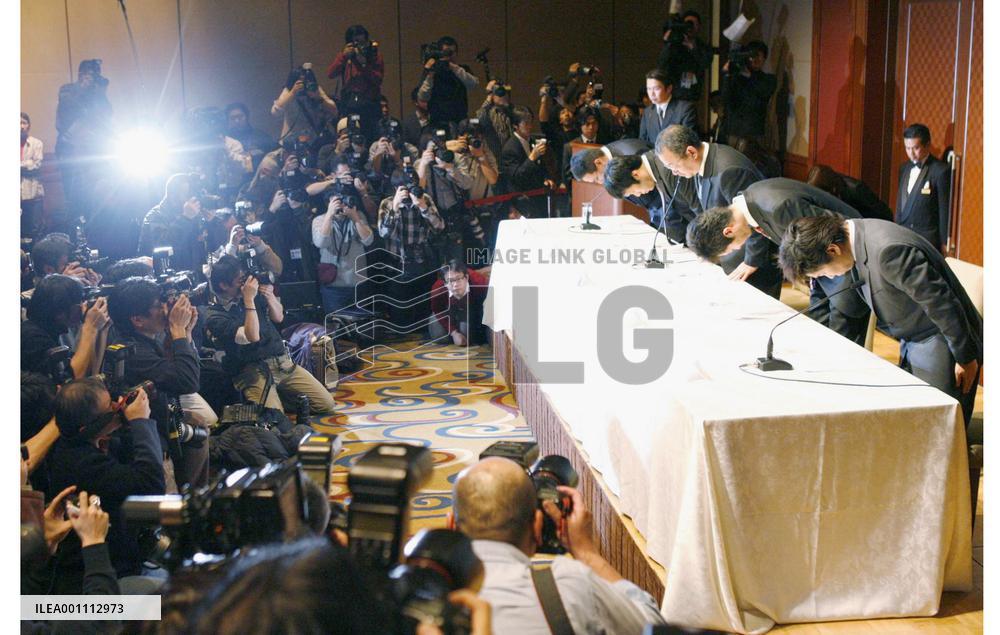 Horie steps down, Hiramatsu becomes president