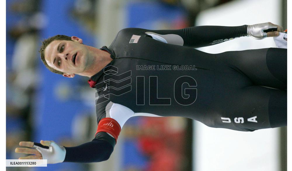 Hedric wins men's 5,000m speed skating