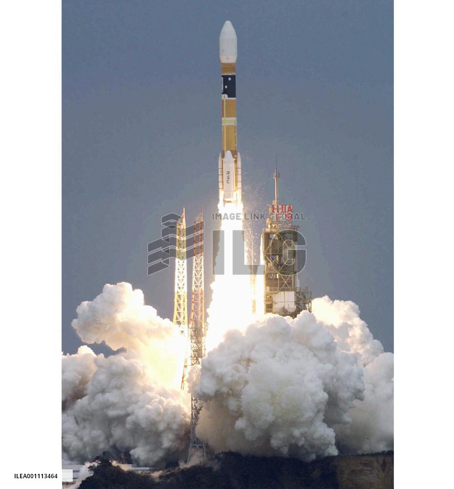 Japan's H-2A rocket lifts off to launch weather satellite