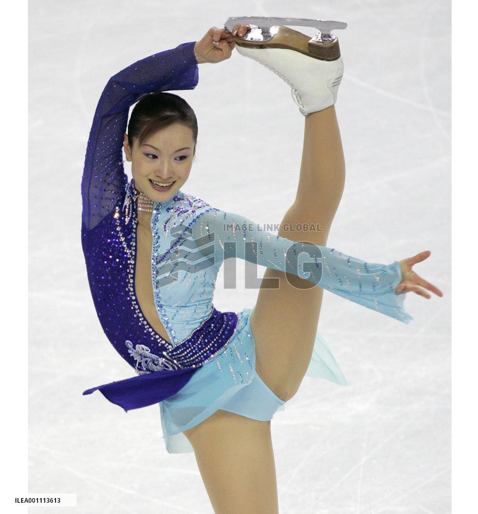 Arakawa wins gold in women's figure skating