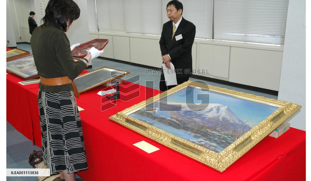 Tax bureau auctions seized property