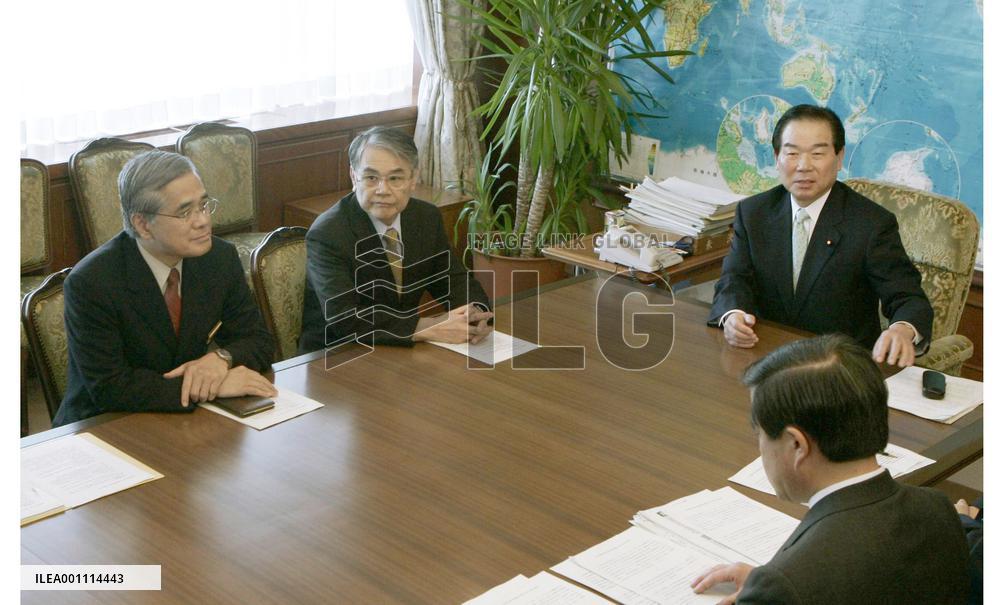 Okinawa governor reiterates opposition to base relocation plan