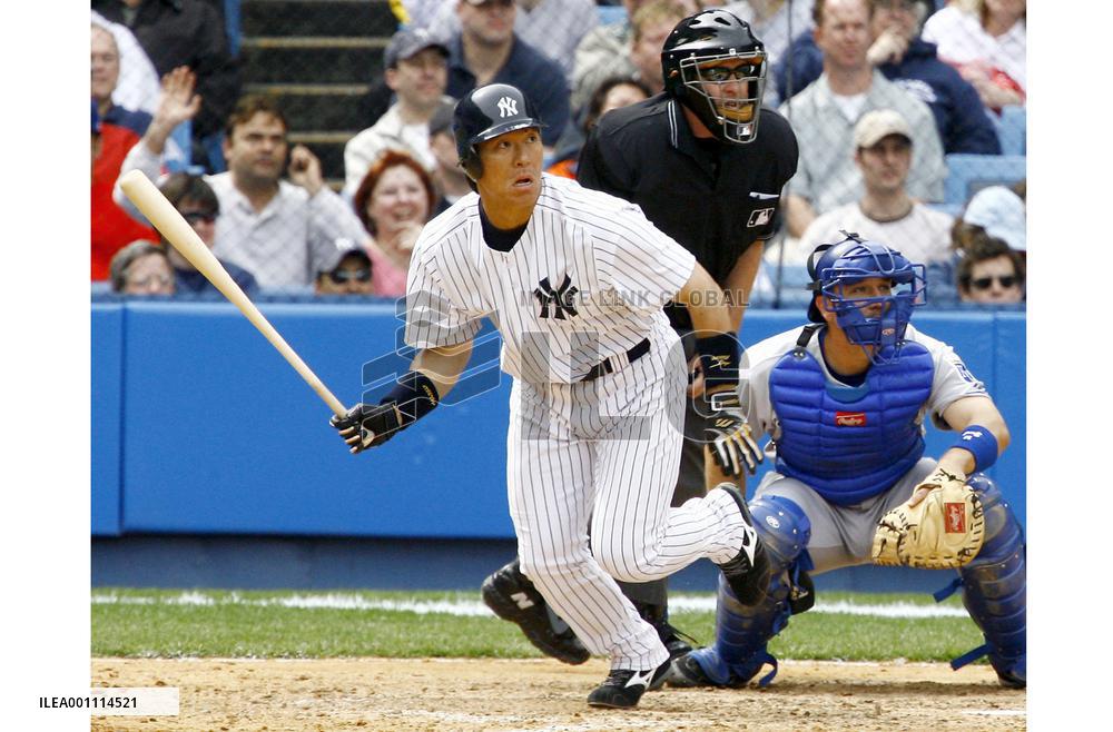 H. Matsui extends hitting streak to eight games