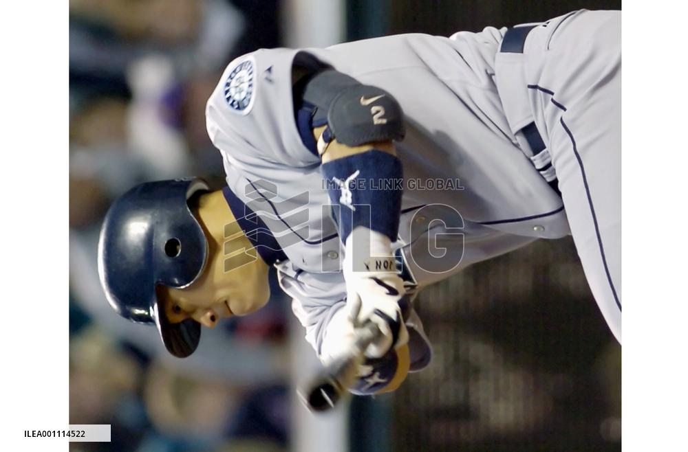 Jojima hits bases-clearing double