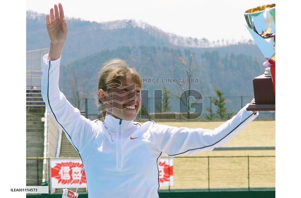 Defending champion Ivanova wins Nagano Marathon