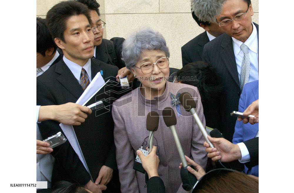 U.S vows to prioritize abduction issue at G-8 summit