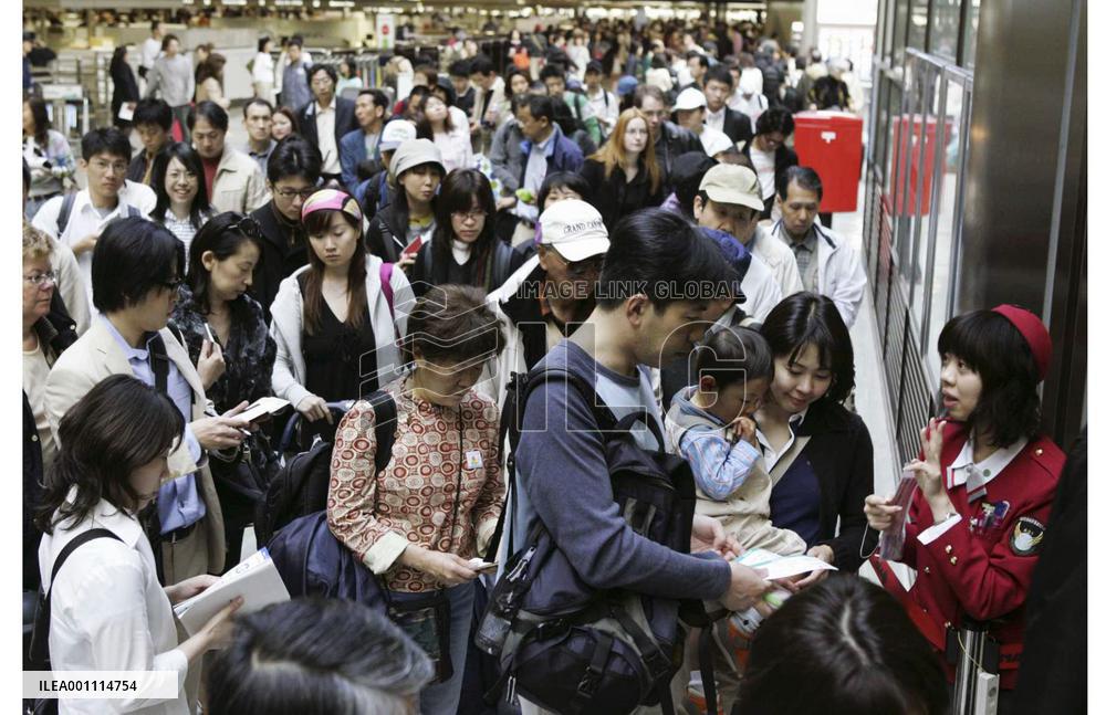 Golden Week exodus begins