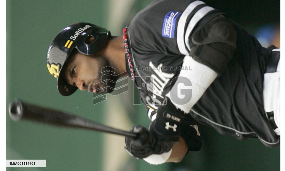 Zuleta homers lift Hawks past Lions in PL