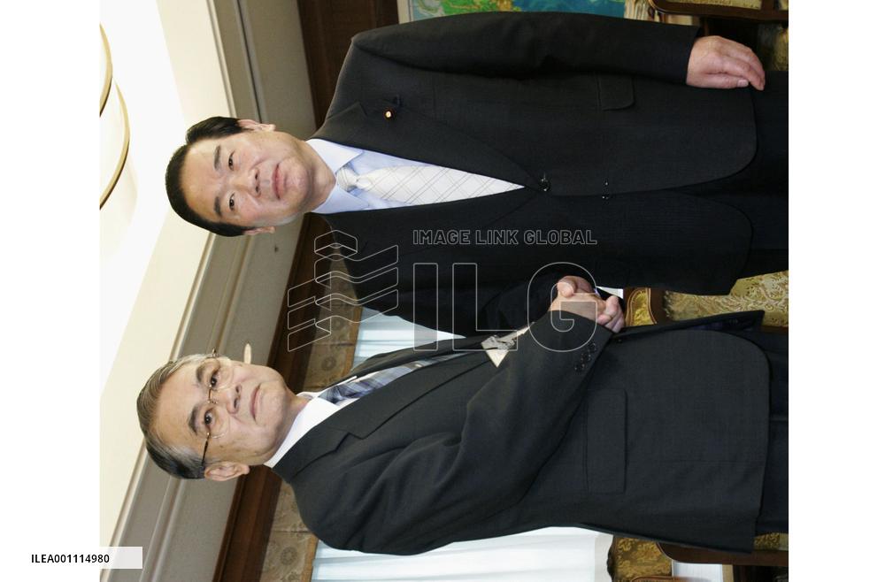 Nukaga, Inamine agree to continue talks on U.S. base relocation