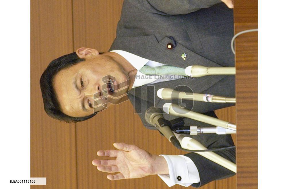 Aso sees problem with current system of honoring Japan's war dead