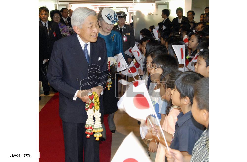 Japan's emperor arrived in Thailand for royal jubilee