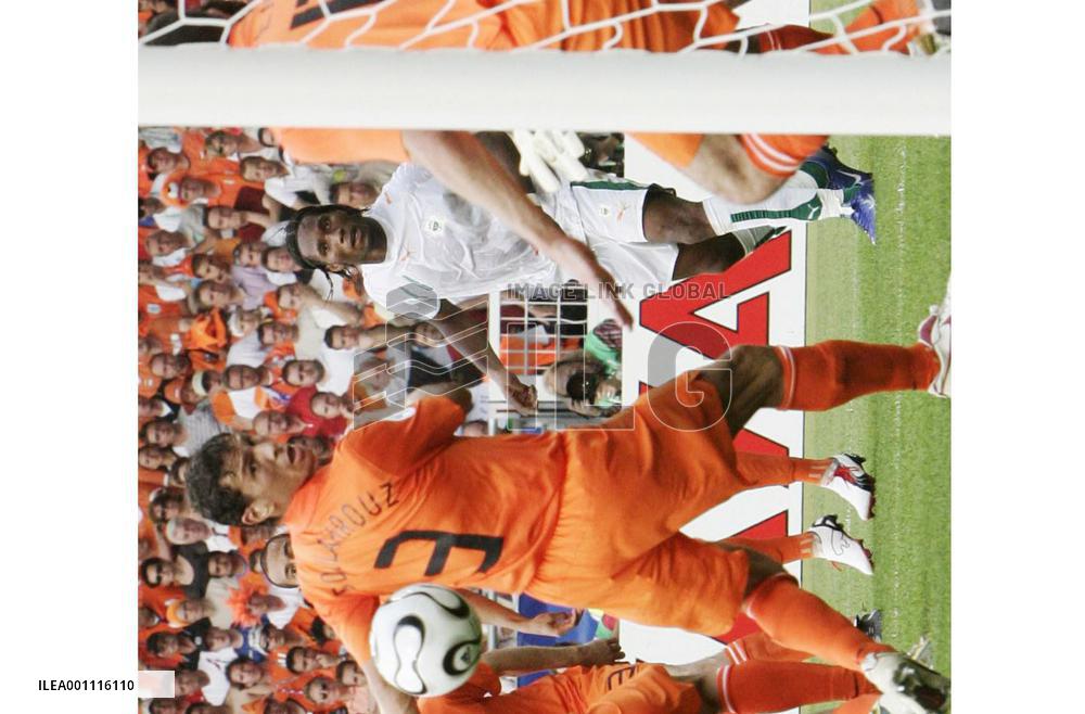 Netherlands beat Ivory Coast, through to 2nd round