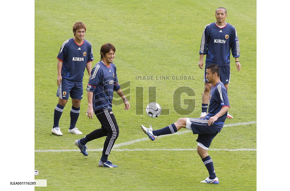 Japan in training session in Bonn