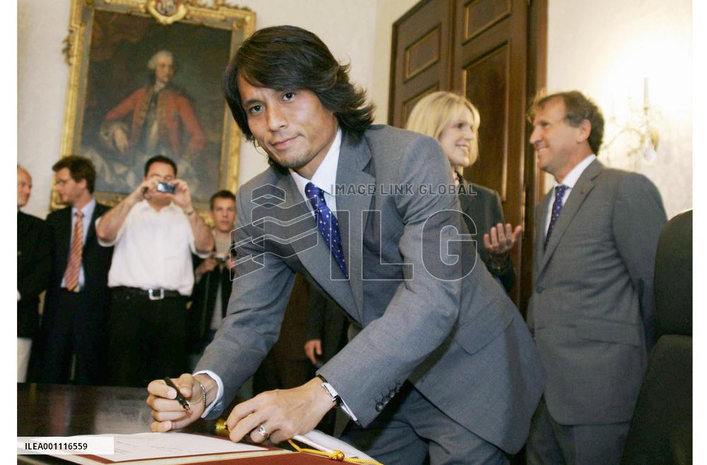 Japan players pay courtesy call on Bonn mayor