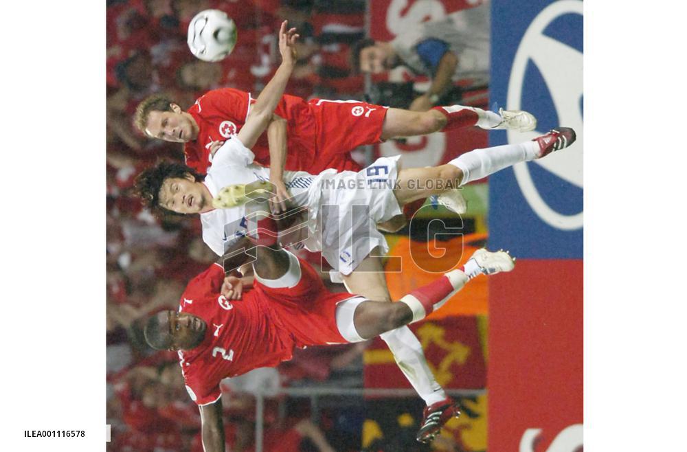 Switzerland beat South Korea 2-0