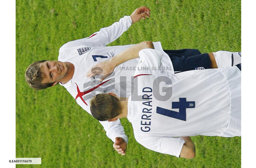 Beckham free kick puts England in World Cup quarterfinals