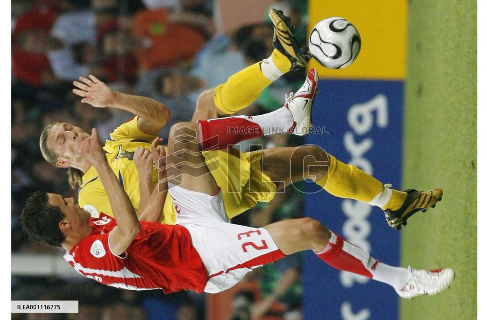 Ukraine beat Switzerland in shootout to reach quarterfinals