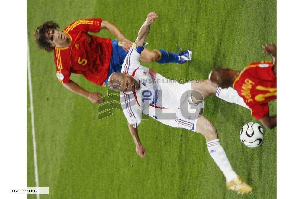 France down Spain 3-1 to set up quarterfinal clash with Brazil