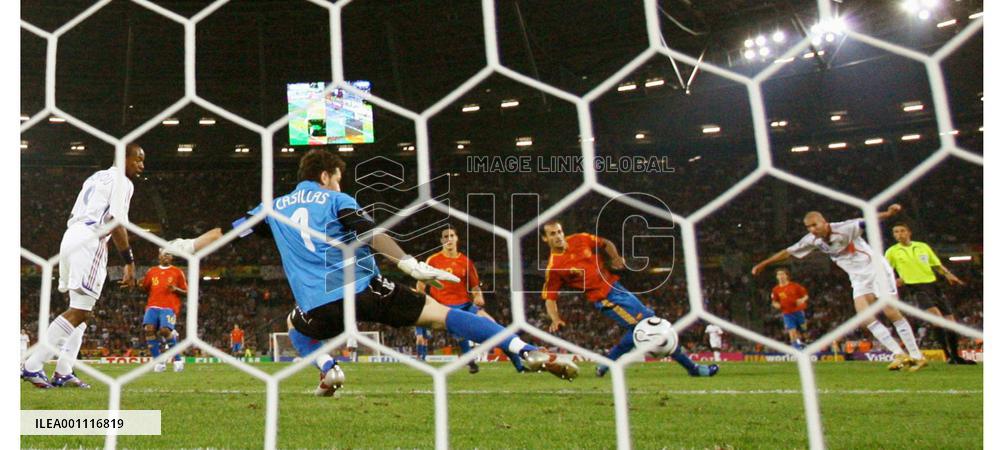 France down Spain 3-1 to set up quarterfinal clash with Brazil