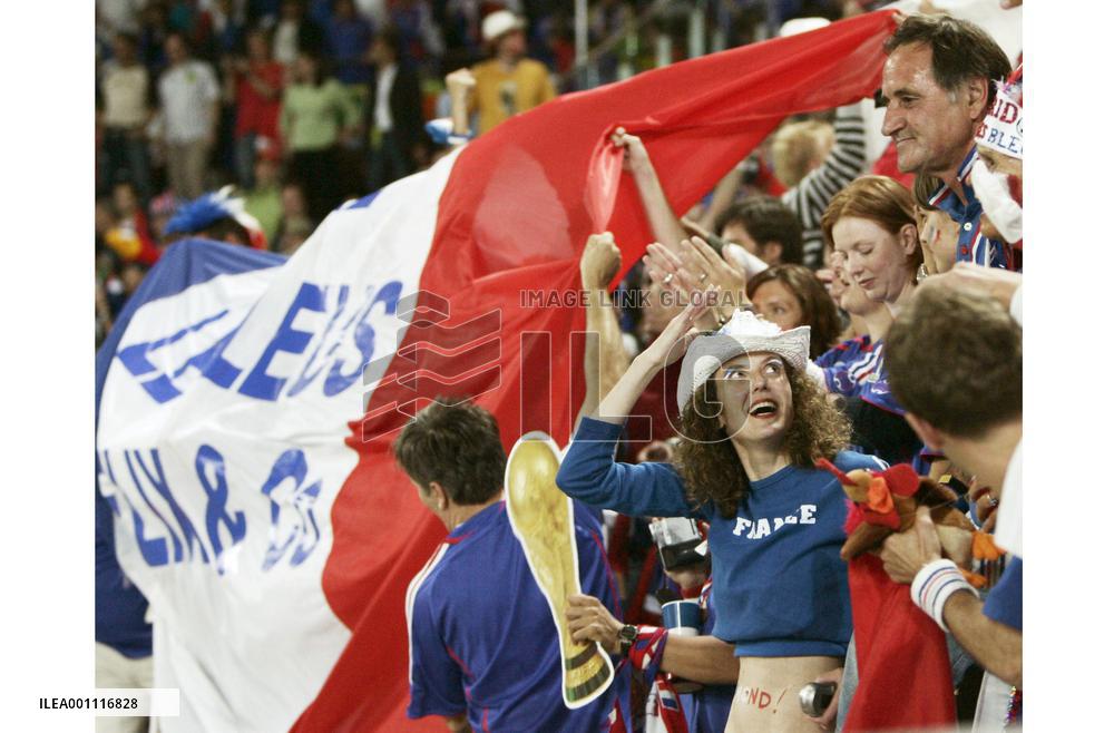 France down Spain 3-1 to set up quarterfinal clash with Brazil