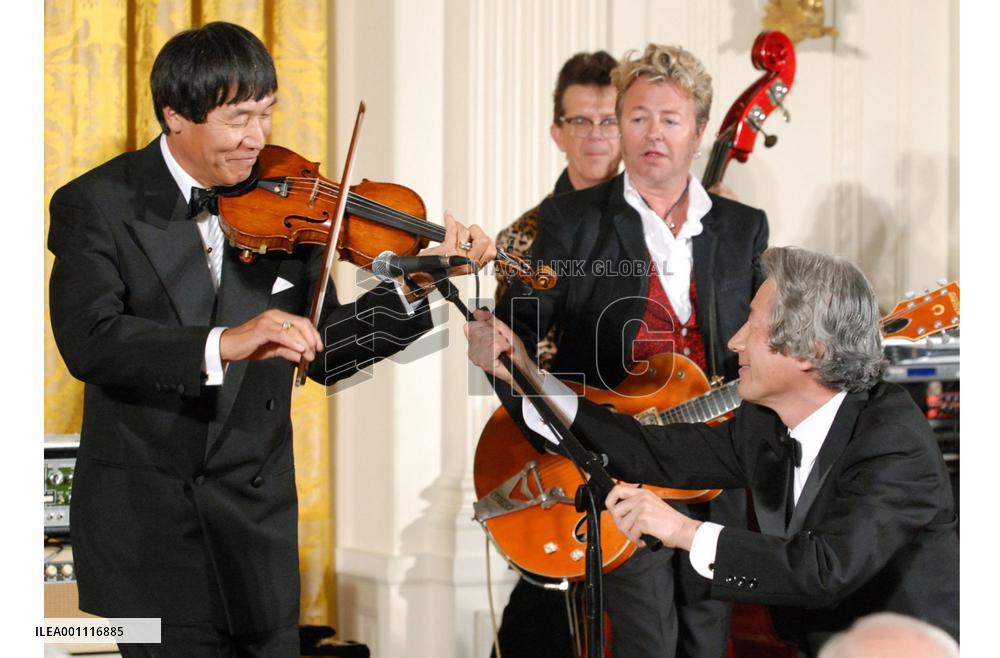 Koizumi in Washington to meet Bush