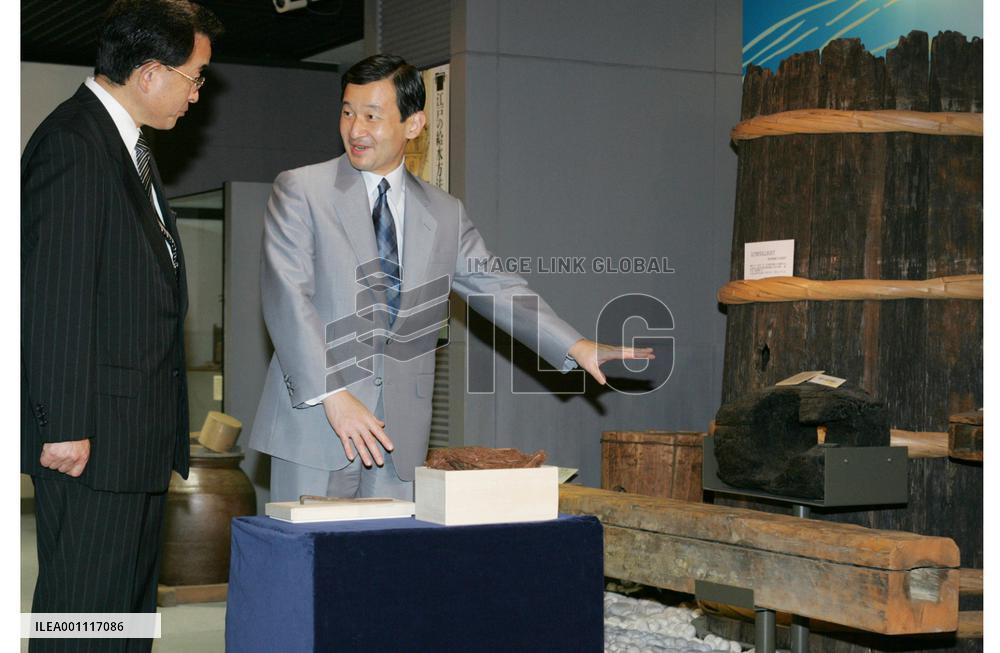 Crown prince visits museum