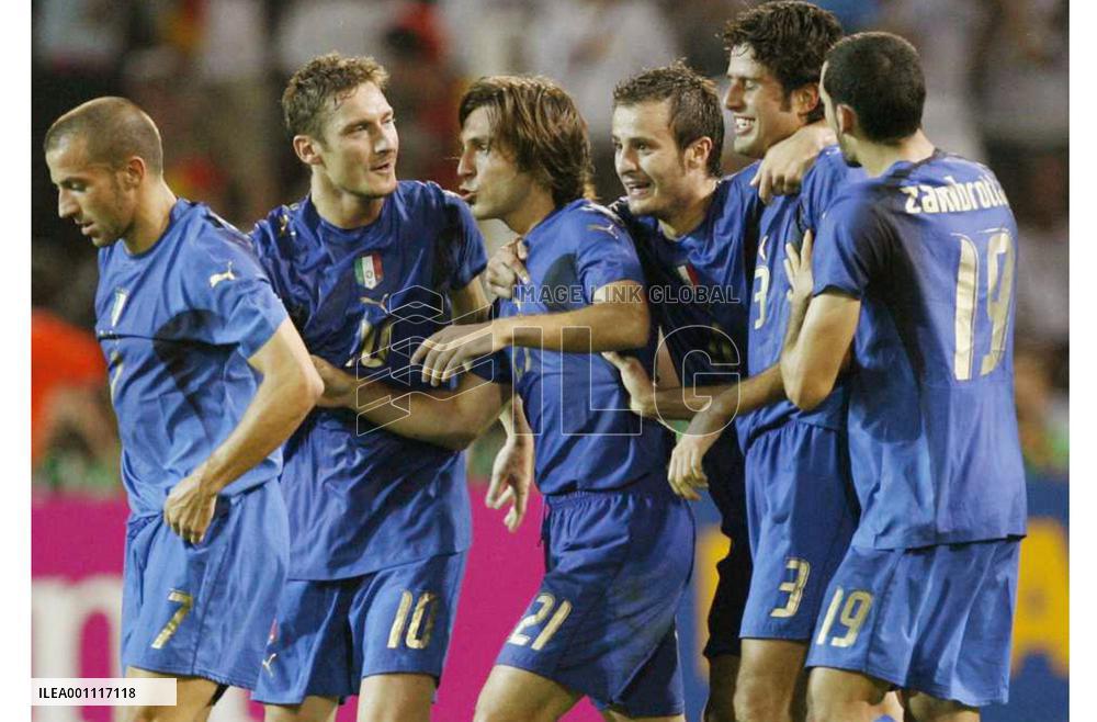 Italy beat Germany 2-0, advance to World Cup final