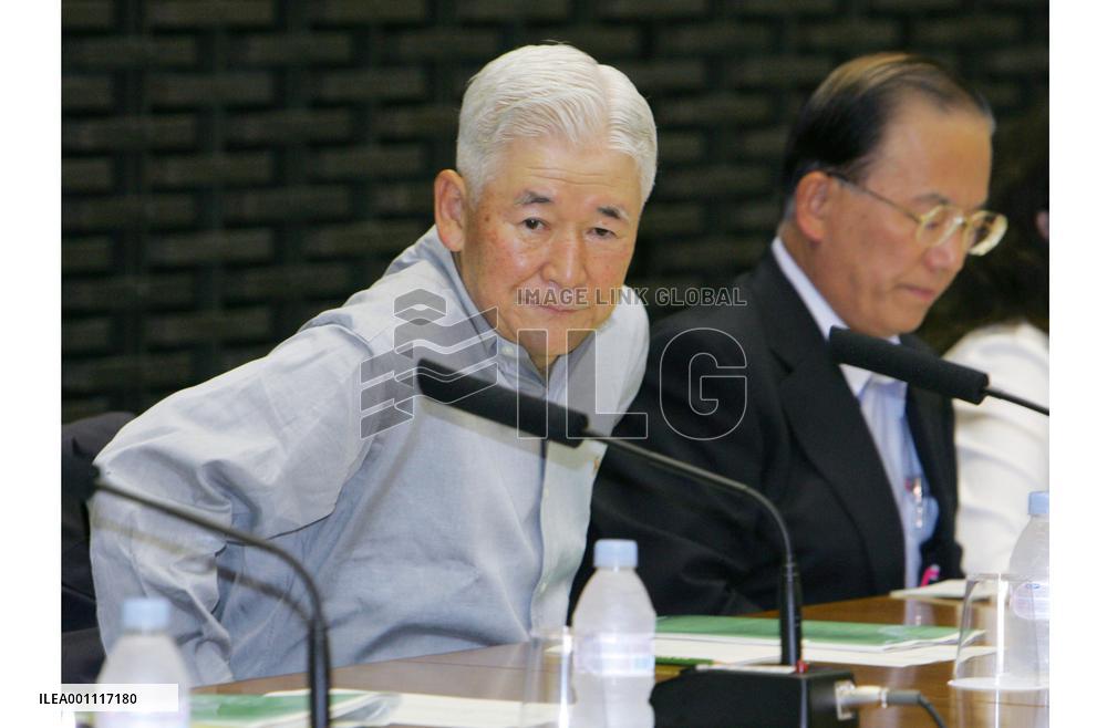 BOJ chief upbeat on economic outlook, mum on rate hike