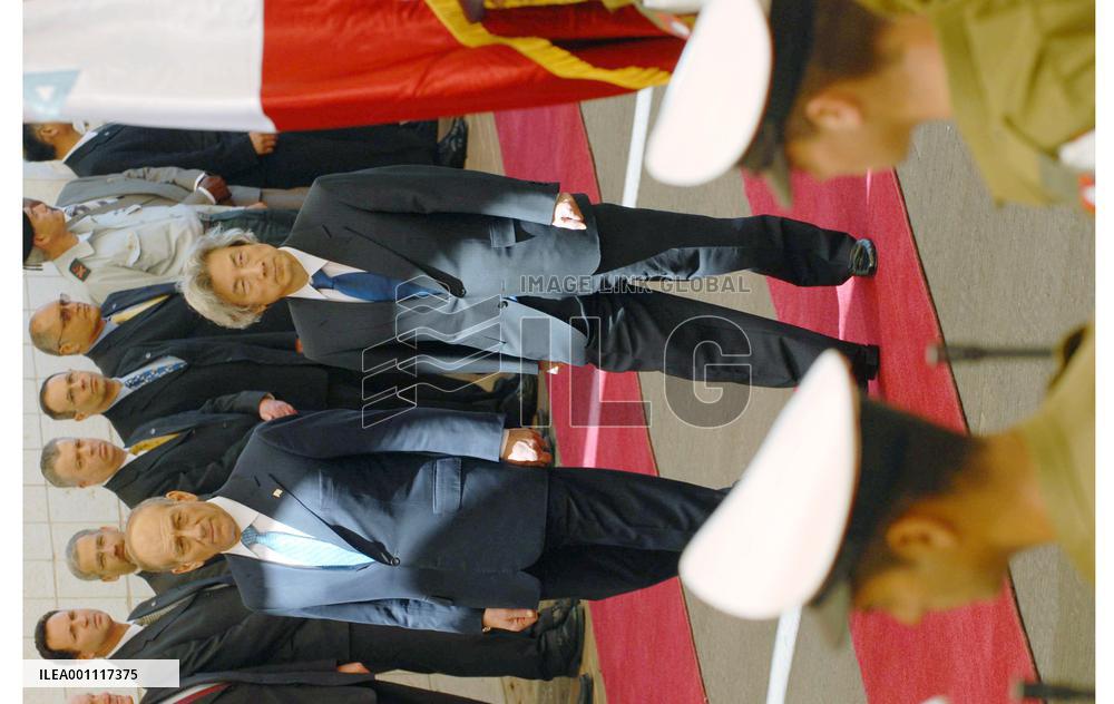 Koizumi visits Israel