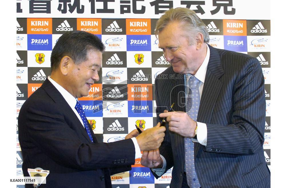 JFA finalizes deal with Osim for Japan coach job