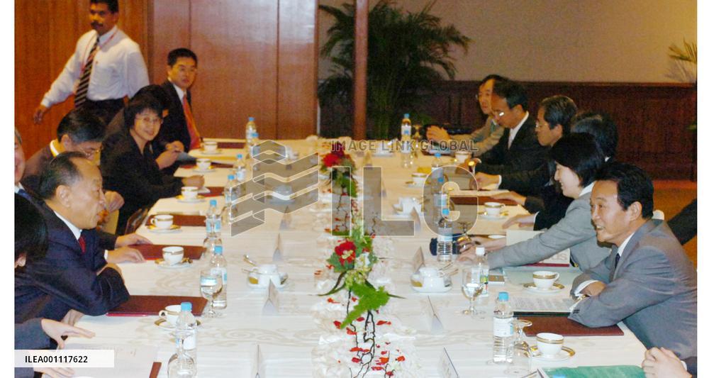 Japan, China hold talks in Kuala Lumpur