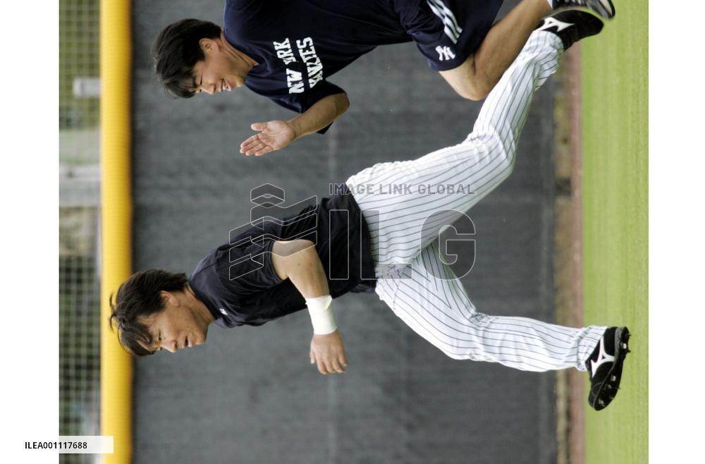 Yankees' Matsui practices dashing in Tampa
