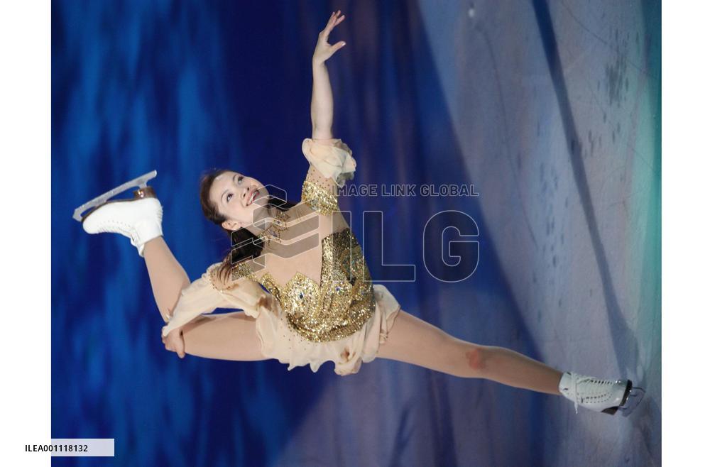 Arakawa performs at Tokyo ice show