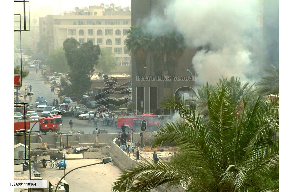 6 killed, 16 hurt in car bomb in Baghdad