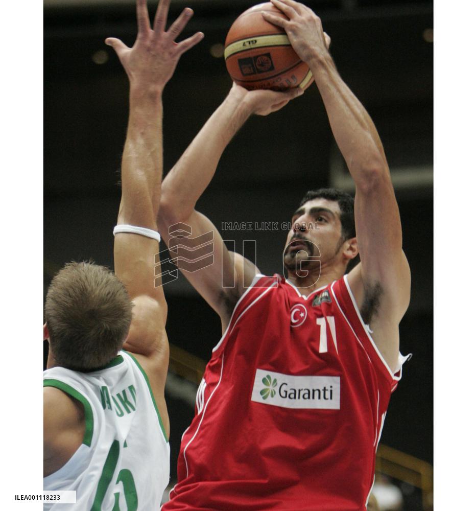 Turkey comes from behind to defeat Lithuania at world basketball