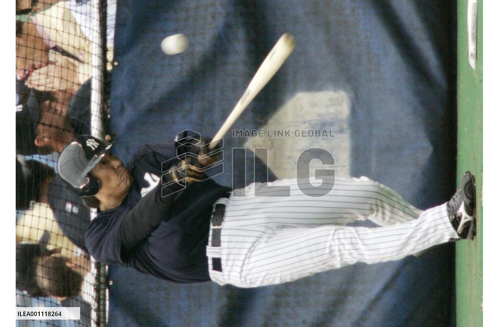 Yankees' Matsui begins batting practice