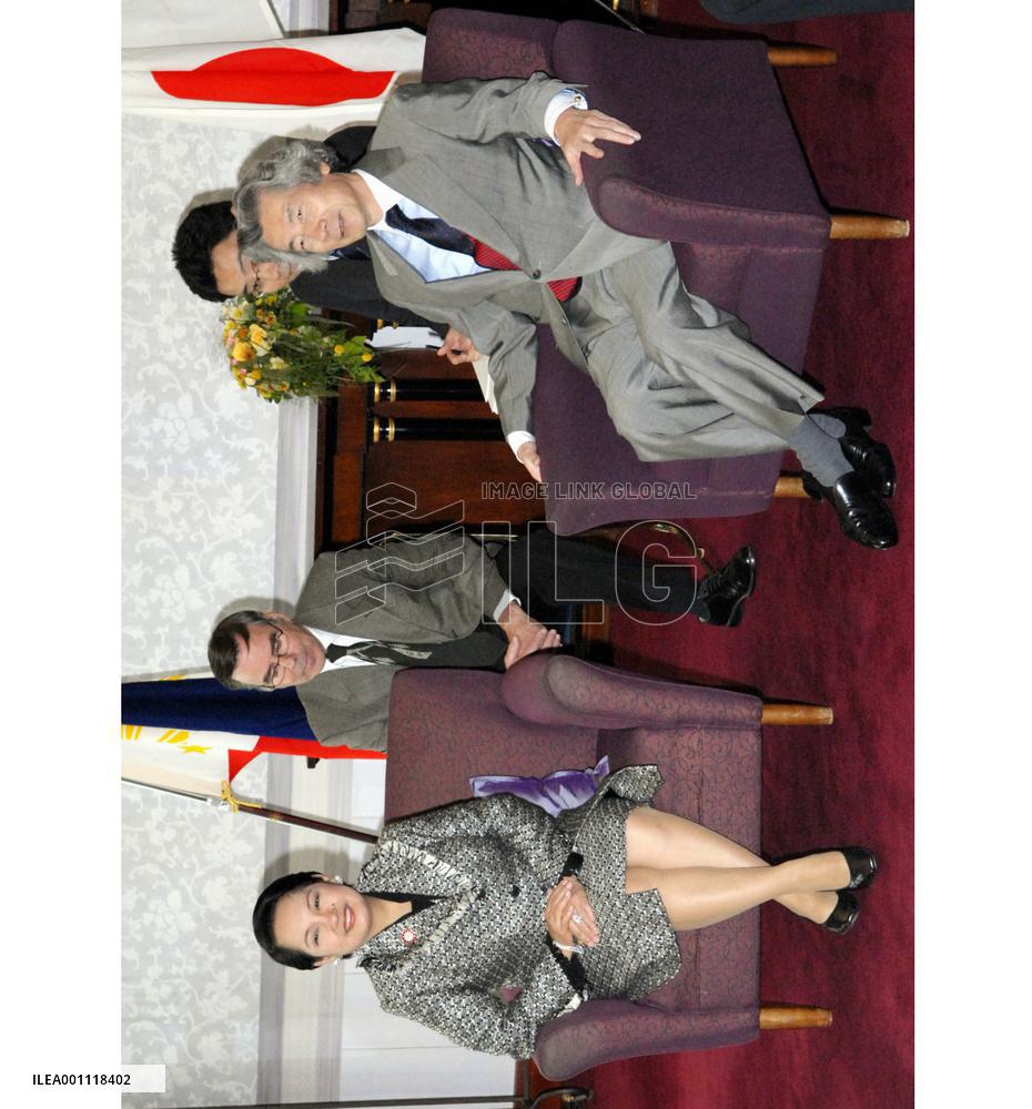 Japan, Philippines sign FTA featuring movement of labor