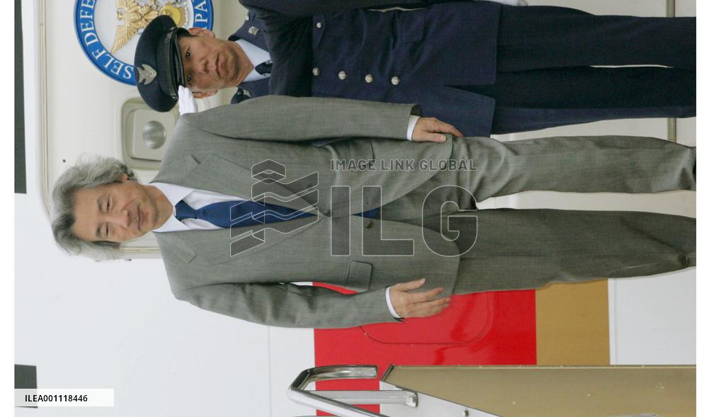 Koizumi back in Japan after ASEM summit in Finland