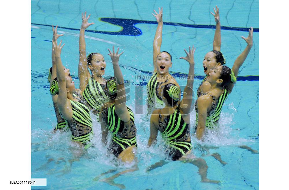 Japan takes silver in World Cup team event