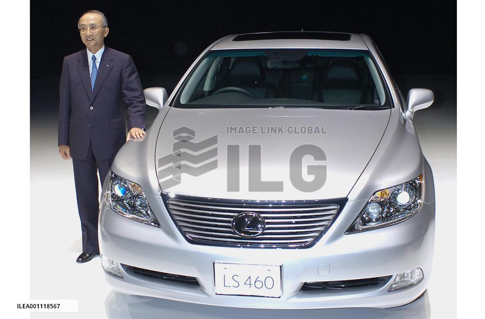 Toyota launches flagship LS sedan for Lexus brand in Japan